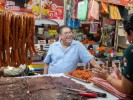 Víctor Mercado recorre el Mercado “Centenario” de Yautepec para escuchar necesidades de comerciantes
